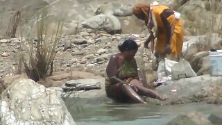 ಹಾಟ್ಟಿ ಗೋಲ್ಡಿ ರಶ್ ತನ ...